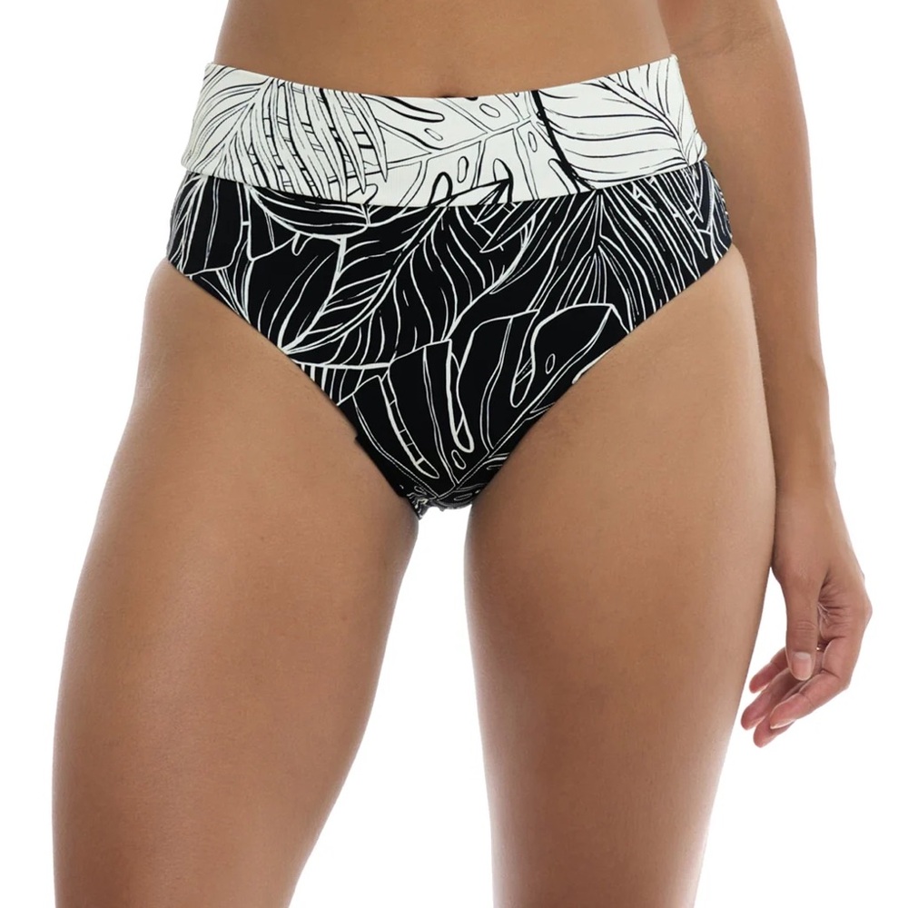 131 NWT Skye Women's Mesmerize Rachel Bikini Bottom - Size: XS